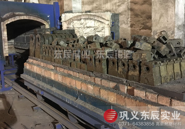 鞏義東辰合金錘頭回火出爐